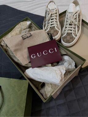 New Gucci Beige GG Canvas Lace-Up Sneakers